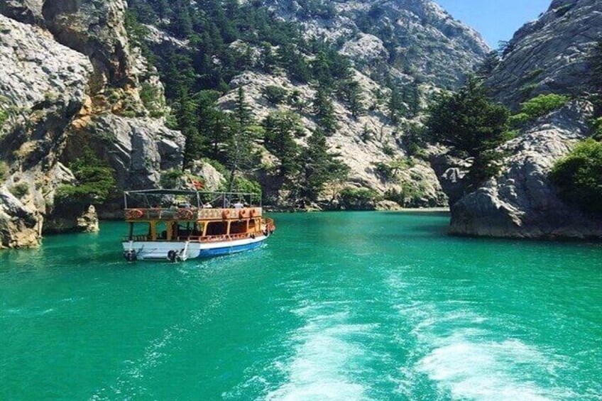 Green Canyon Boat Trip with Lunch and Unlimited Drinks