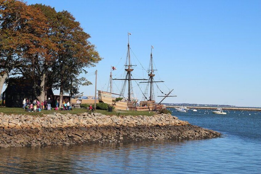Explore the beautiful seacoast of New England on this full-day tour. 3
