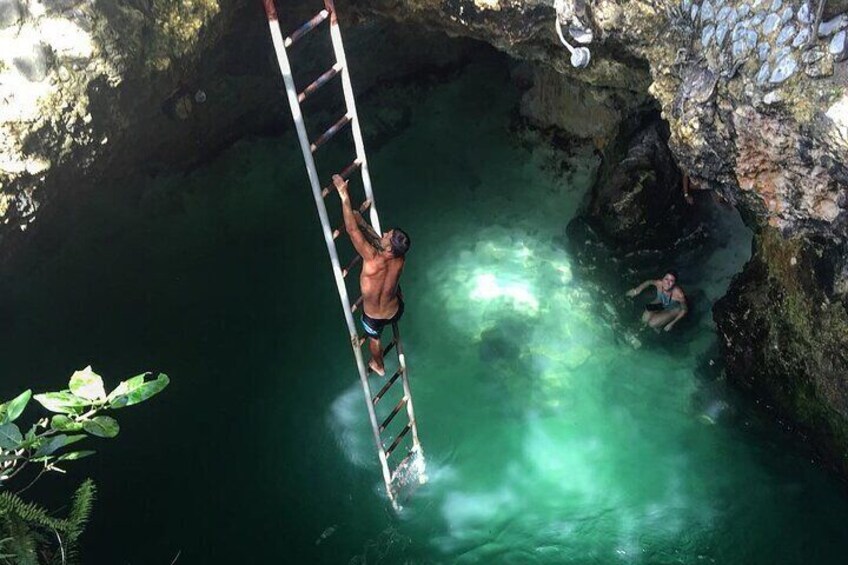 Blue Hole Mineral Spring, Rick’s Cafe & 7 Miles Beach Guided Tour