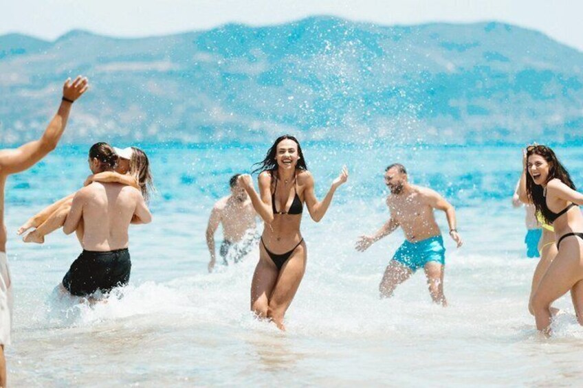 Athens: Swimming Day Cruise with DJ, Lunch & Drinks incl. 4
