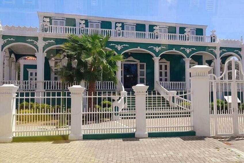 Curaçao City and Beach Tour 4