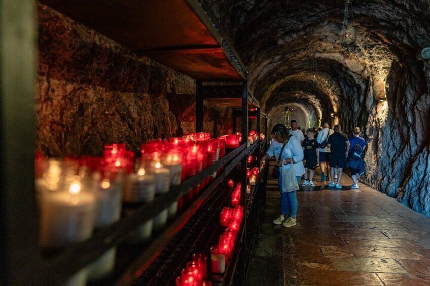 Excursion to the Lakes and Covadonga from Cangas de Onís 3