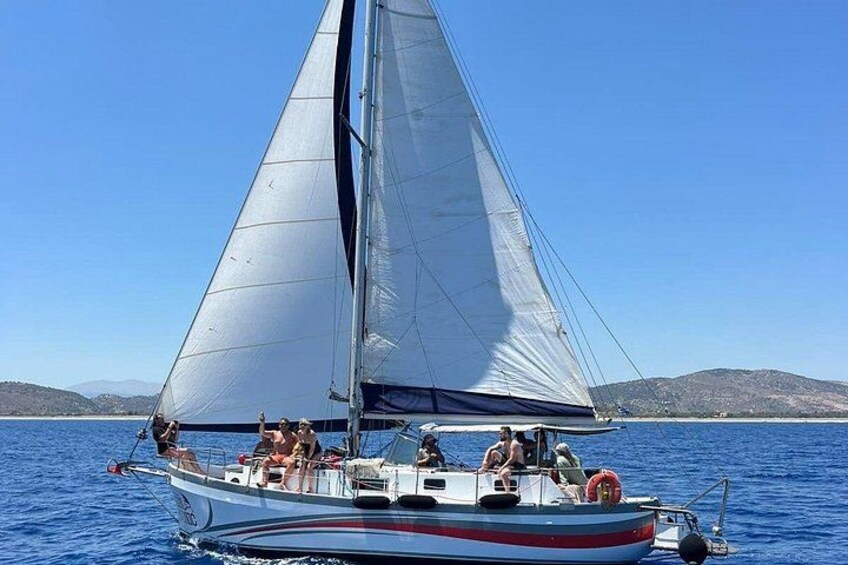 Full/Half Day Small Group Boat Trip with Food and Drinks 3