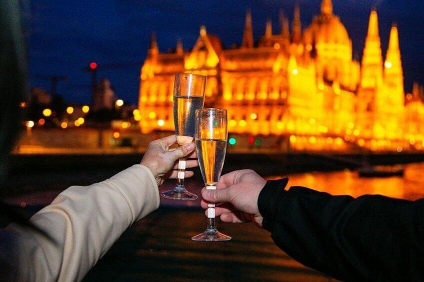 Budapest Sip and Sail Danube Cruise with Unlimited Prosecco 1