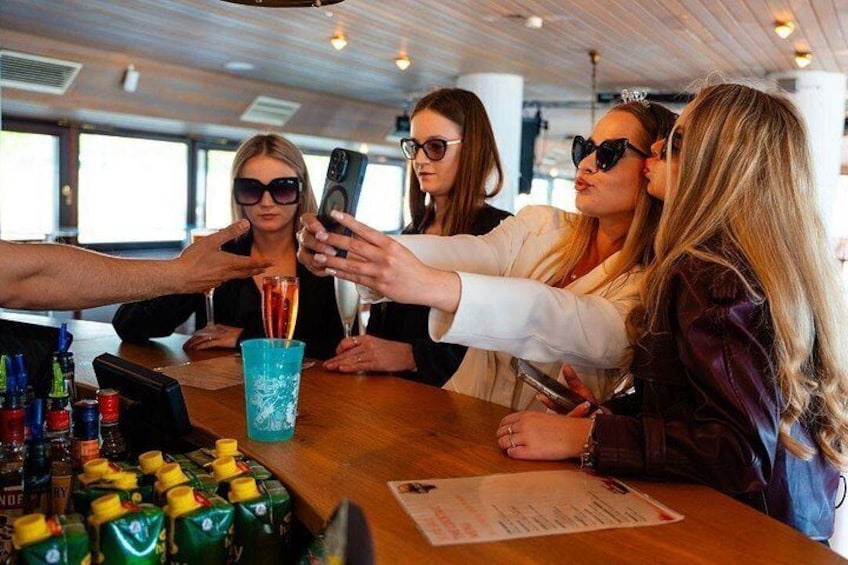 Budapest Sip and Sail Danube Cruise with Unlimited Prosecco 2