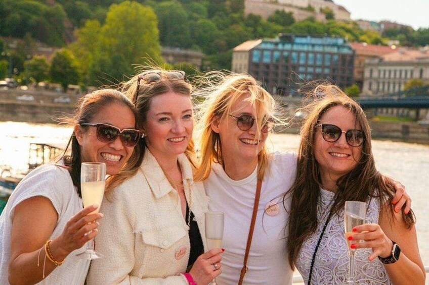 Budapest Sip and Sail Danube Cruise with Unlimited Prosecco 4
