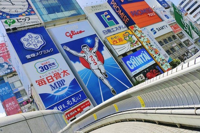 Ultimate Osaka Walking Tour: Castle, Dotonbori, Gems & Lunch 3