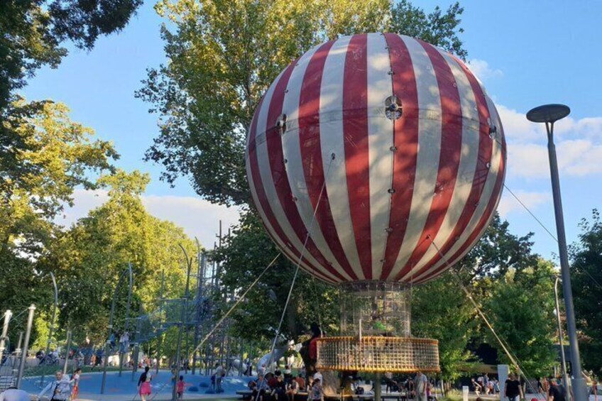 Private Family Friendly Walking Tour in Budapest 5