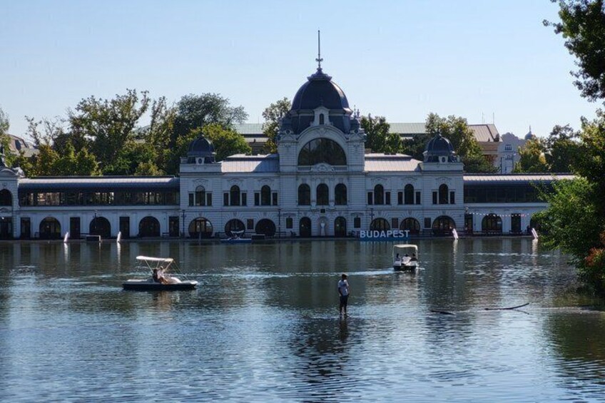 Private Family Friendly Walking Tour in Budapest 2