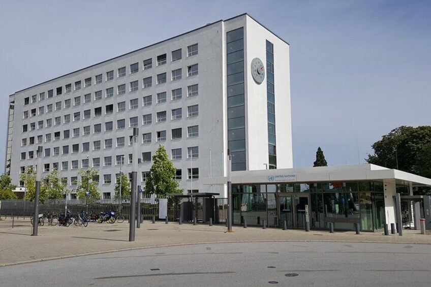 Bonn Republic Tour Former government district