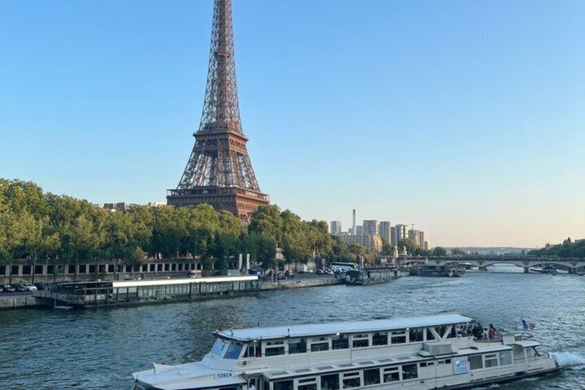 Dinner Cruise Prestige Check-out from the Eiffel Tower 3