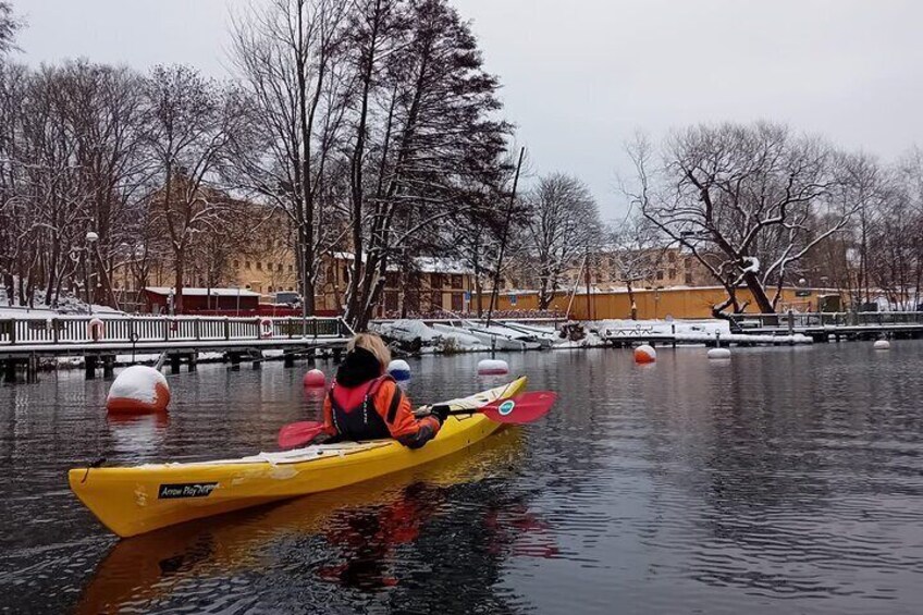 Winter Kayak Tour in Stockholm City + Hot Sauna