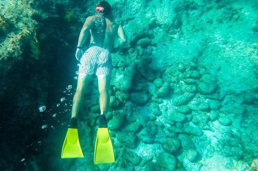 Providenciales: Grace Bay Full-Day Cruise with Snorkeling and BBQ 2