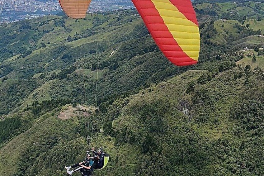 Paragliding flight in Medellin 2
