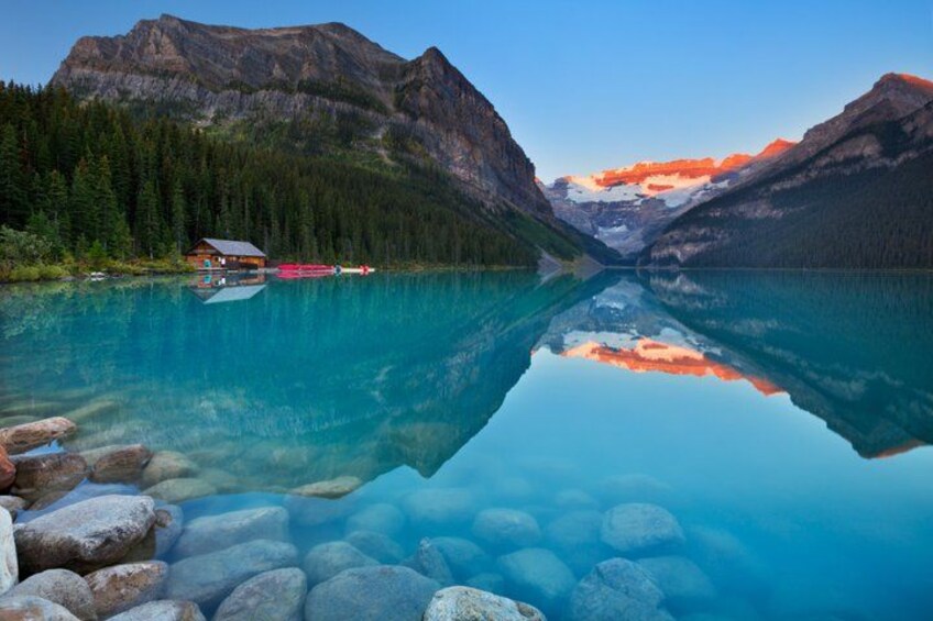 8 Iconic Stops. 12 Comfy Seats. See Banff's Best in First Class. 1