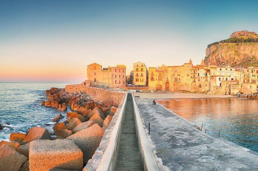 Full-Day Private Guided Tour in Sicily with Lunch