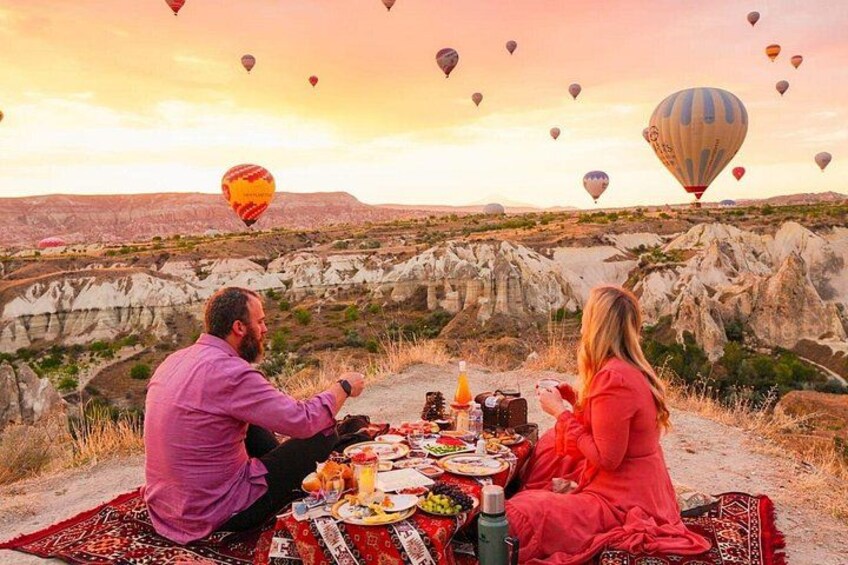 Cappadocia Sunrise Breakfast With Hot Air Balloons 1