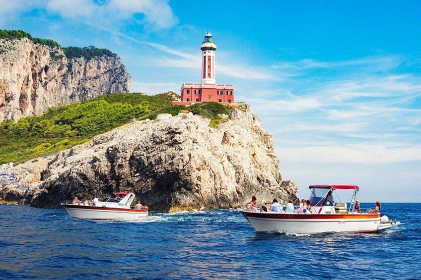 Capri Guided Boat Experience with Island Exploration and Transfer 2