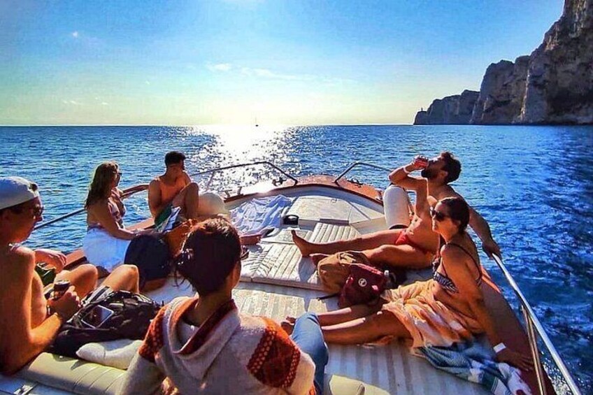 Capri Guided Boat Experience with Island Exploration and Transfer 2