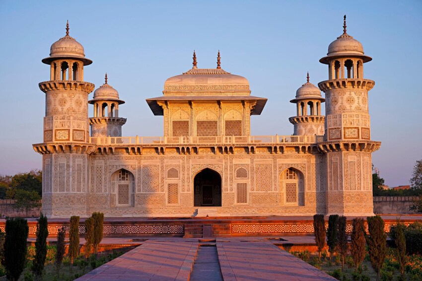 Half-Day Private Agra Tour with Exclusive Taj Mahal Sunset View 5