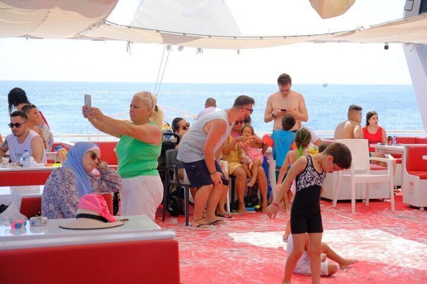 Alanya Boat Trip w/Unlimited Drinks & Lunch (Free Hotel Transfer)