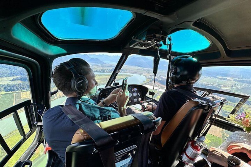 Coast Mountain Landing Helicopter Tours (Depart SKY Hangar) 4