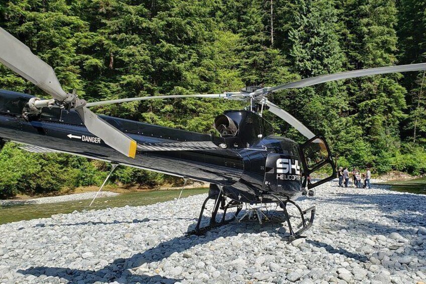 Coast Mountain Landing Helicopter Tours (Depart SKY Hangar) 5