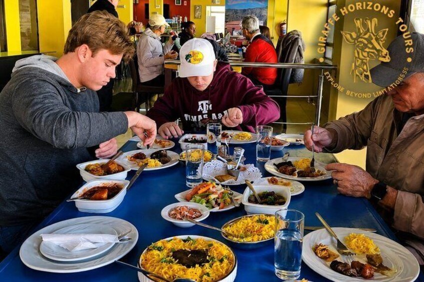 Culinary explorations: Flavors on a 3-Hour Food and Drink Tour. 3