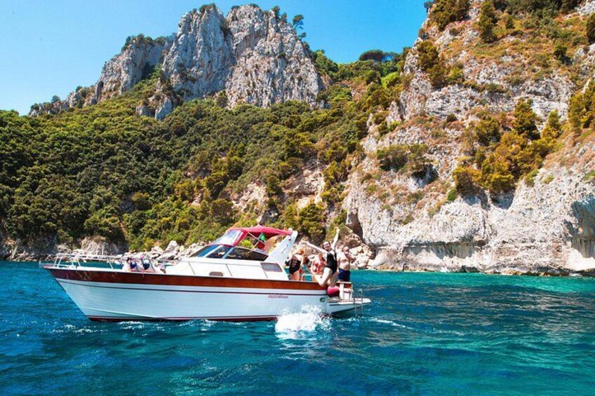 Amalfi & Positano Boat Experience with Free Time & Transfer 2