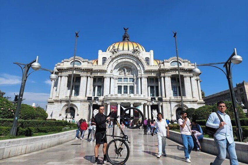 Bicycle Tour - Mandatory places in Mexico City