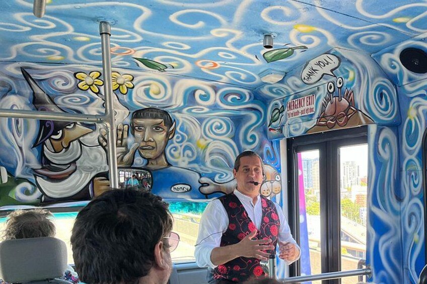 Dedicated tour guide for the best tour experience. 4