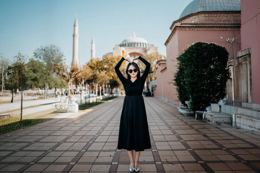 Istanbul Photoshoot tour with Local Photographer 3