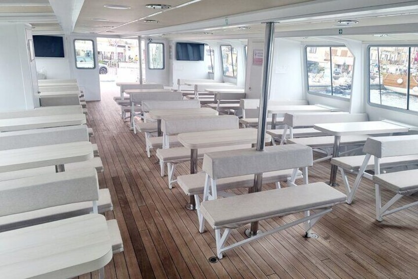 Main deck of the new boat "Delfino Verde" 4