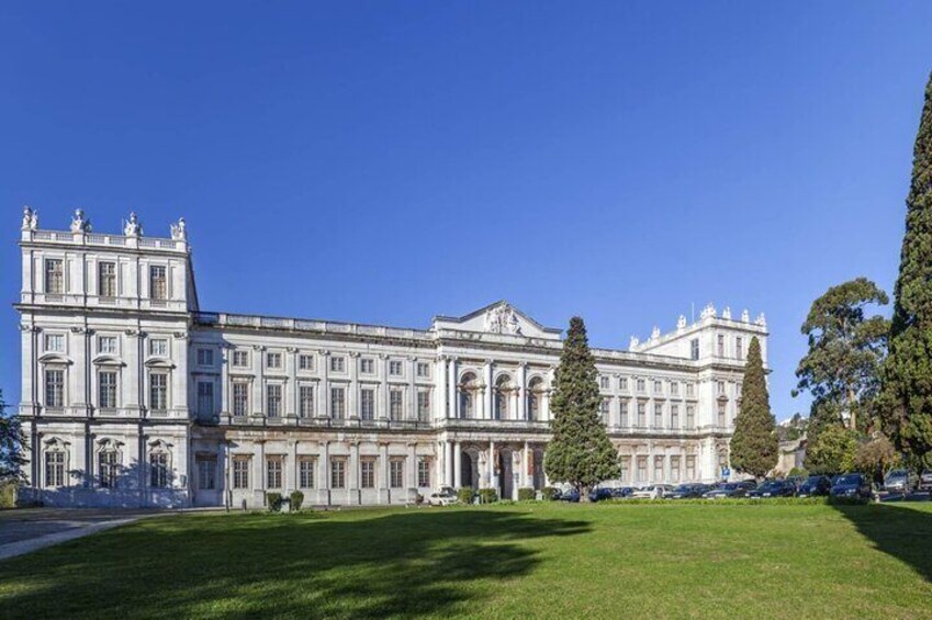 Lisbon Audio Tour with E Ticket to National Palace of Ajuda