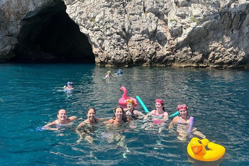Half Day Guided Boat tour to Mala caves with stop in Villefranche 2