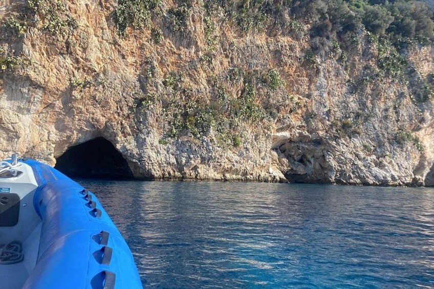 Half Day Guided Boat tour to Mala caves with stop in Villefranche 4