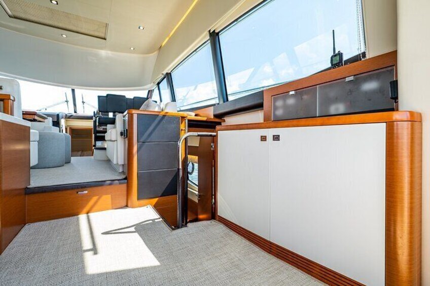 52-feet All Inclusive Flybridge Yacht Rental in Miami 