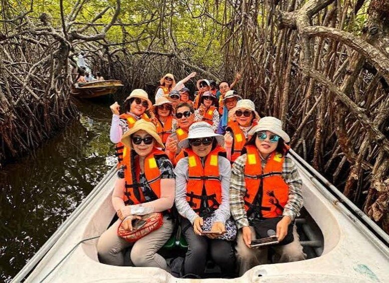 Picture 33 for Activity Colombo-Galle Fort, Boat Safari, Turtles, Amazing Group Tour 4