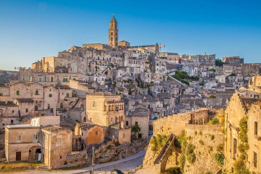 Tradition of Puglia : Altamura bread and stones of Matera da Bari 1