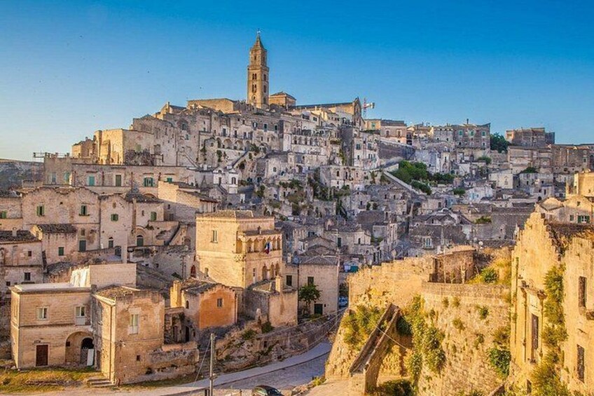 Tradition of Puglia : Altamura bread and stones of Matera da Bari 1