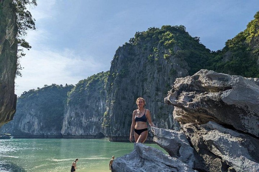 Lan Ha Bay day tour from Cat Ba, Hanoi Serenity Boutique Cruise 3