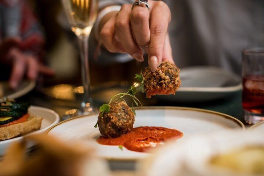 Glasgow Premium Food & Drink Tour with EatWalk Tours 2