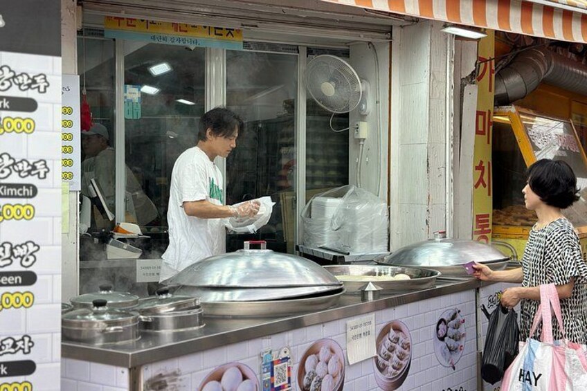 Seoul Food & Walking Tour: 8 Tastings in Hidden Mangwon 5
