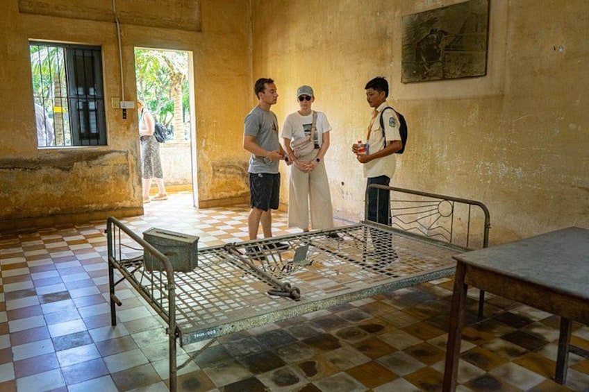 Phnom Penh Historical Haft-Day Tour 4