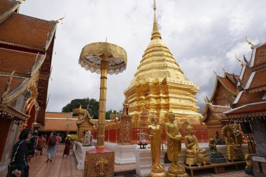 Suthep Golden-PhaLat Secret Temples& Sticky Waterfall-Thai Buffet 3
