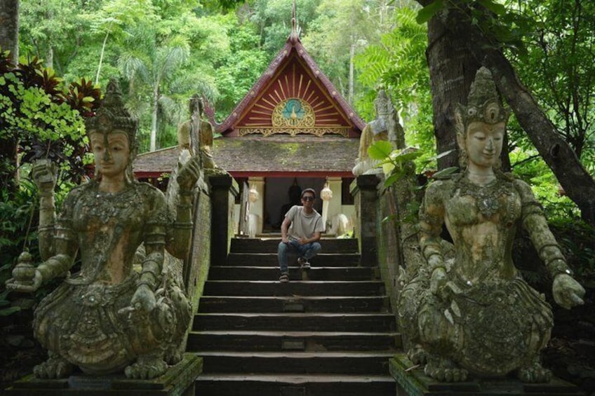 Suthep Golden-PhaLat Secret Temples& Sticky Waterfall-Thai Buffet 4
