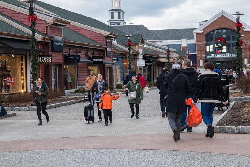 Woodbury Common Premium Outlets and Family time 4