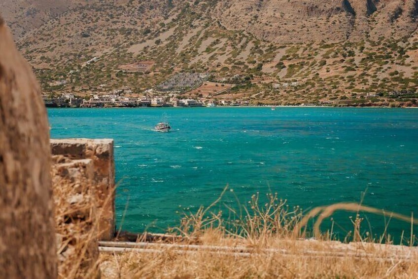 Elounda: Spinalonga Prof. Guided Boat Tour w/ BBQ + Swimming