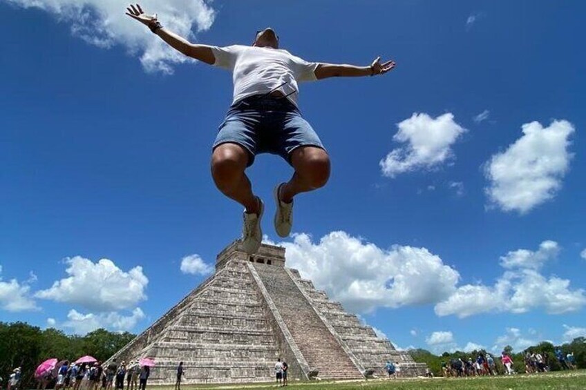 Full Day Private Tour to Chichen Itza Early Access with 2 Cenotes 1