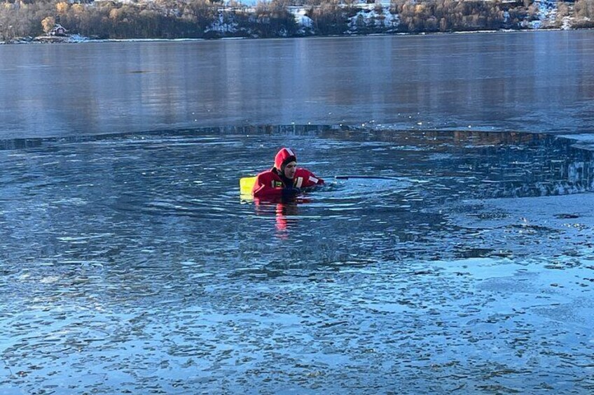 3-Hour Shared Arctic Morning Floating Experience in Norway 3